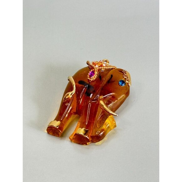 Vintage Amber Lucite Jeweled Ceremonial Elephant Gold Gilded Trim Brooch/pendant - Picture 7 of 7